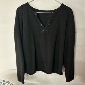 Women’s black lightweight sweatshirt